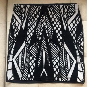 Velvet/mesh patterned mini skirt